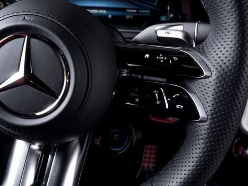 Used 2025 Mercedes-Benz G 63 AMG 4MATIC image 39