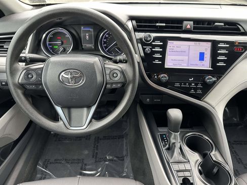 Used 2019 Toyota Camry LE image 8