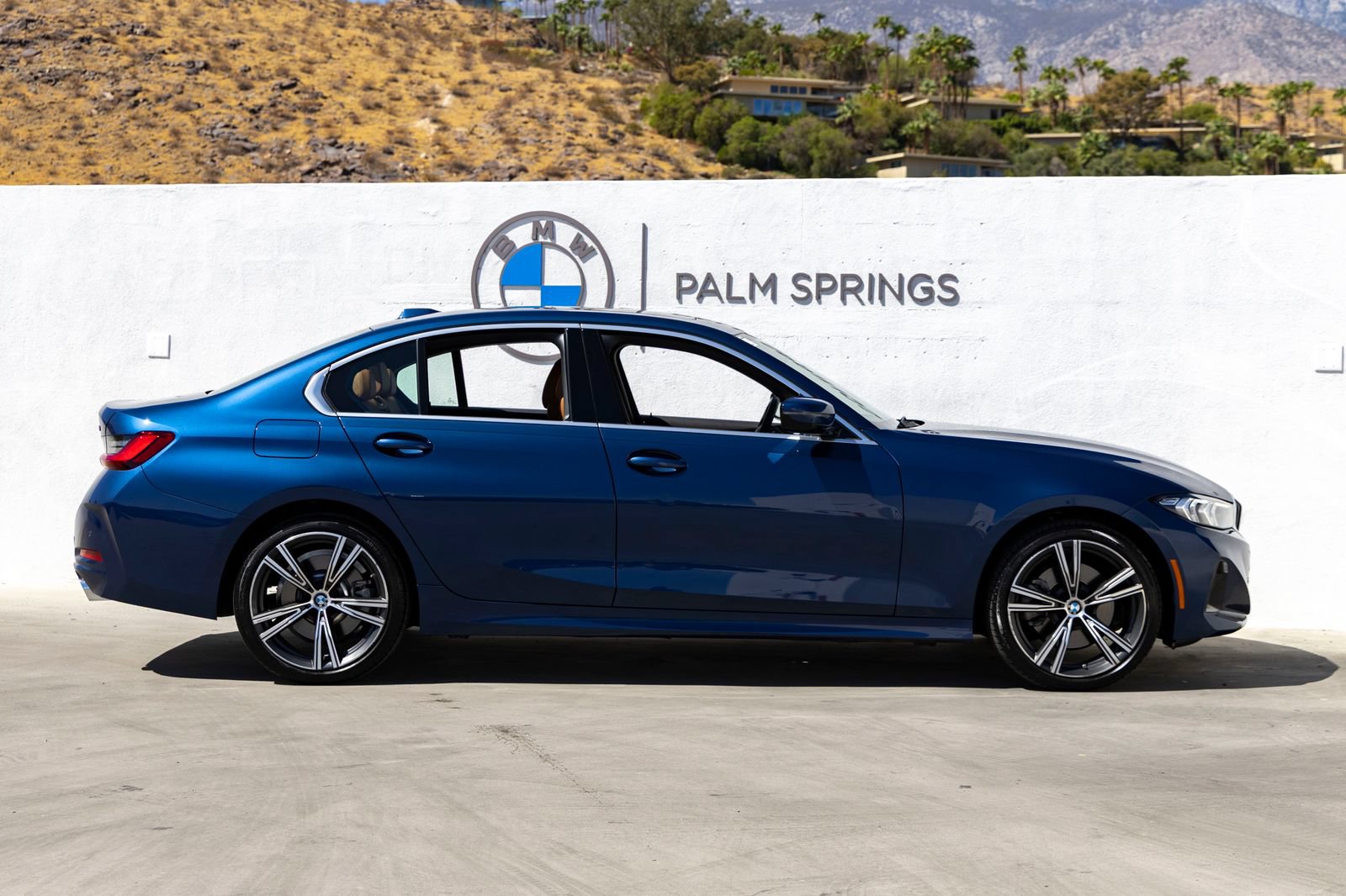 Certified 2024 BMW 330i xDrive Sedan w/ Premium Package AWD/4WD image 5