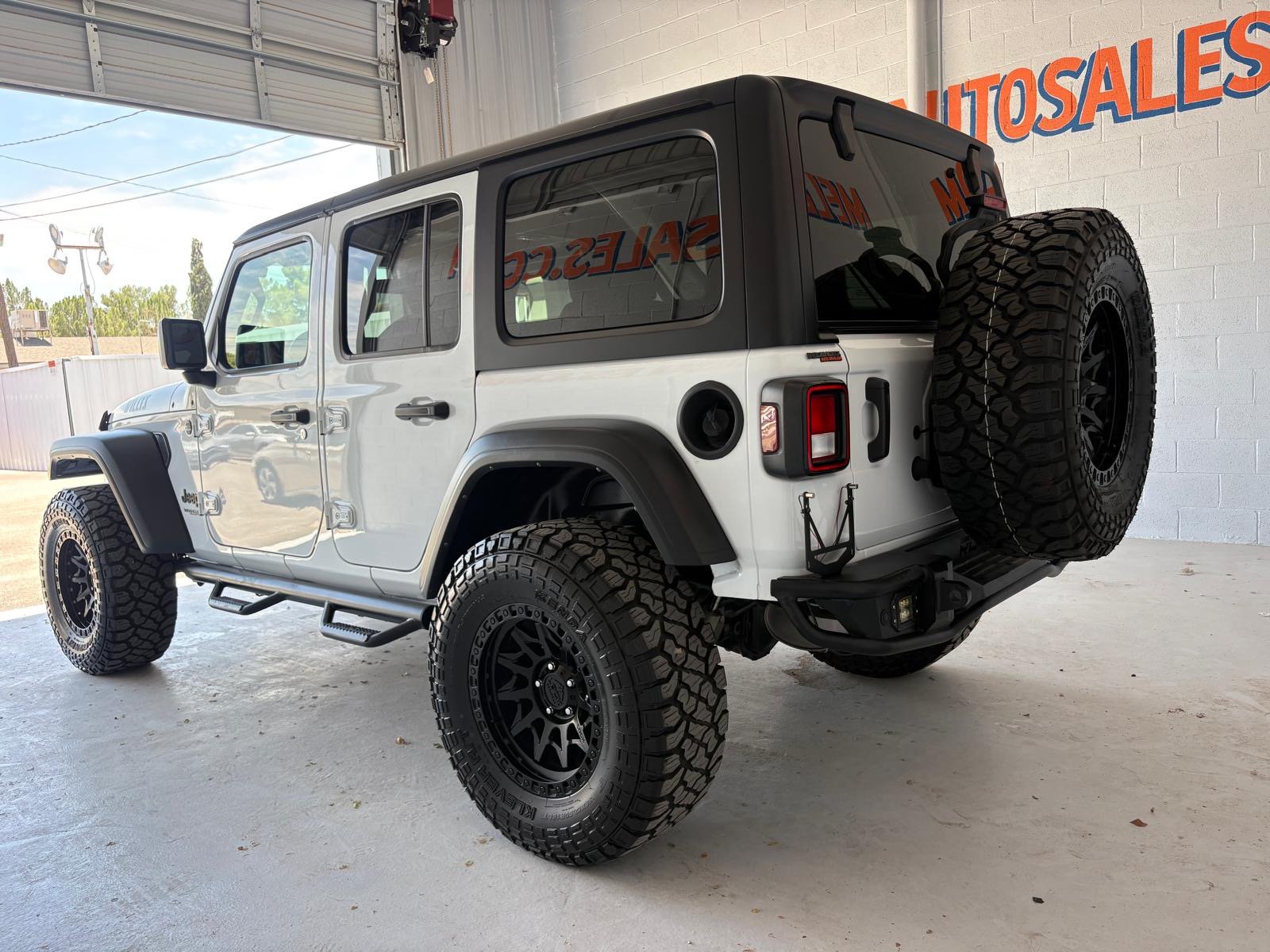 Used 2022 Jeep Wrangler Unlimited Sport AWD/4WD image 3