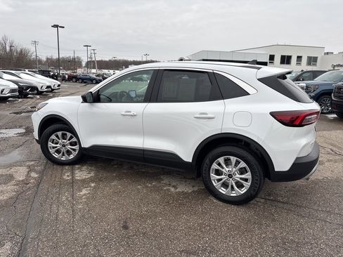 Used 2023 Ford Escape Active image 5