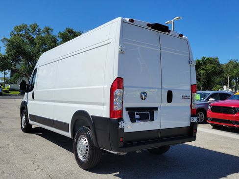 Used 2025 RAM ProMaster 2500 w/ Convenience Group FWD image 7