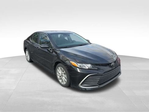 Used 2024 Toyota Camry LE image 8