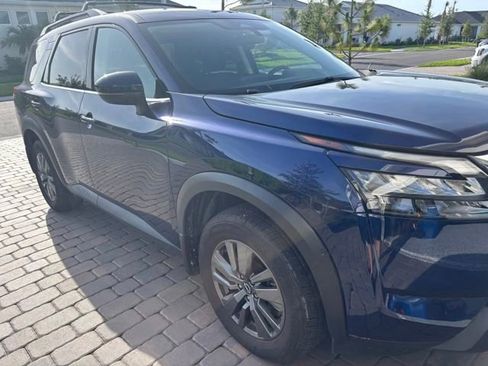 Used 2025 Nissan Pathfinder SV AWD/4WD image 1