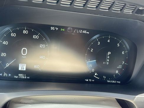 Used 2017 Volvo XC90 T6 Momentum w/ Vision Package AWD/4WD image 32