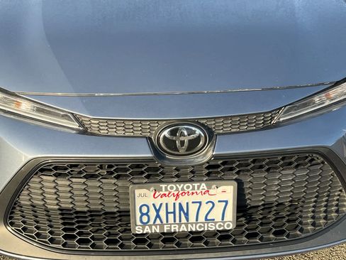 Used 2021 Toyota Corolla LE image 9