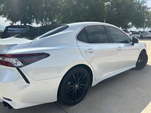 Used 2022 Toyota Camry XSE FWD image 4
