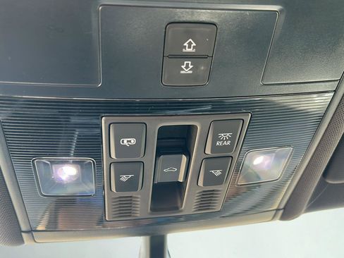 Used 2019 Volkswagen Tiguan S AWD/4WD image 18