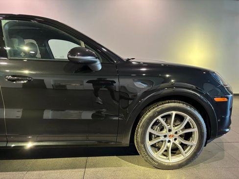 Used 2026 Porsche Cayenne image 35