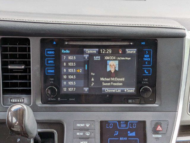 Used 2017 Toyota Sienna XLE Premium FWD image 21
