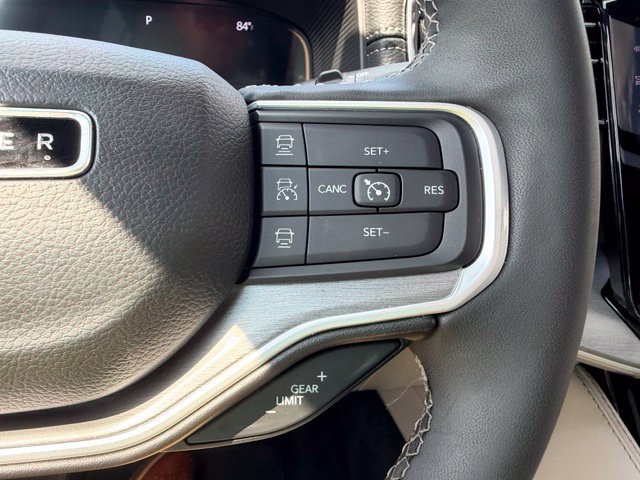 Used 2025 Jeep Wagoneer Series II w/ Premium Group I AWD/4WD image 10