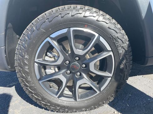 Used 2025 Jeep Compass Trailhawk image 30