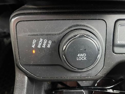 Used 2022 Jeep Renegade Sport w/ Sport Appearance Group AWD/4WD image 12