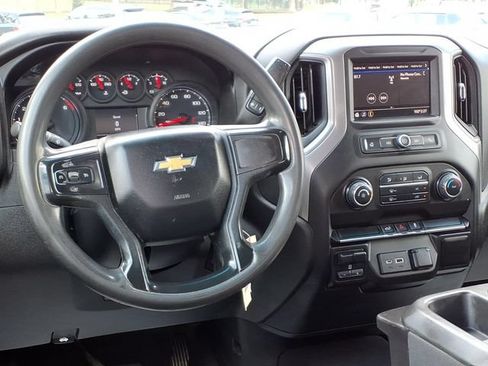 Used 2022 Chevrolet Silverado 2500 Custom w/ Custom Convenience Package AWD/4WD image 15