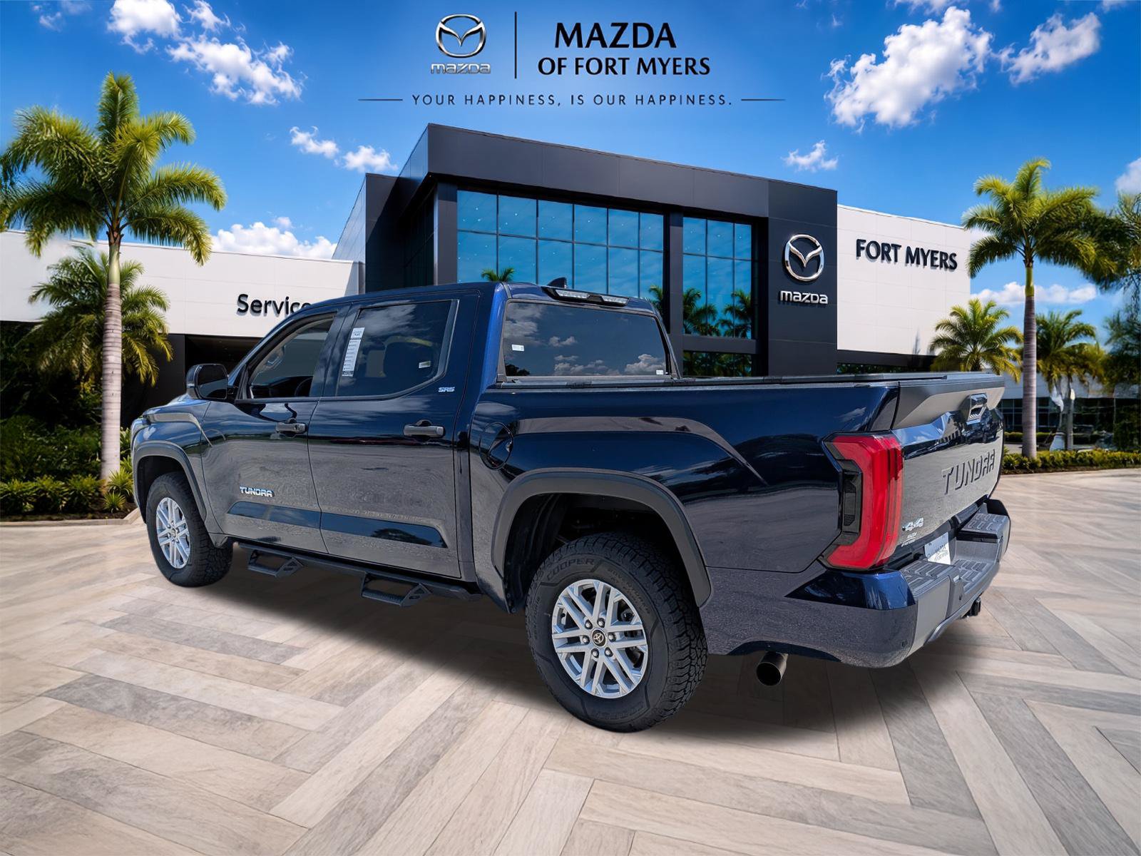Used 2023 Toyota Tundra SR5 w/ SR5 Convenience Package AWD/4WD image 6