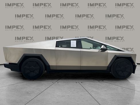 Used 2024 Tesla Cybertruck AWD Crew Cab image 5
