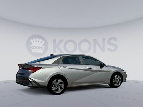 New 2025 Hyundai Elantra SEL w/ Cargo Package image 11