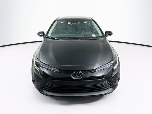Used 2026 Toyota Corolla LE FWD image 2