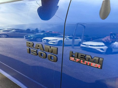 Used 2018 RAM 1500 Express w/ Express Value Package AWD/4WD image 12
