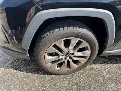 Used 2021 Toyota RAV4 XLE Premium FWD image 4