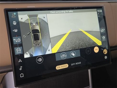 New 2026 Land Rover Range Rover SE image 24