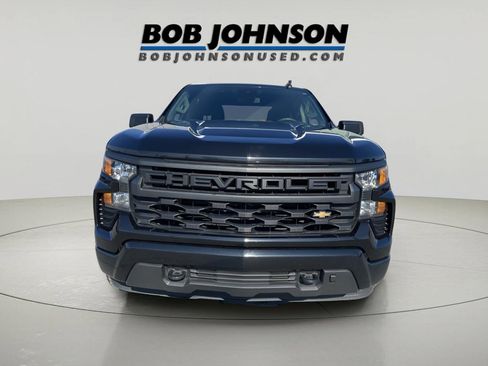 Used 2023 Chevrolet Silverado 1500 Custom image 2