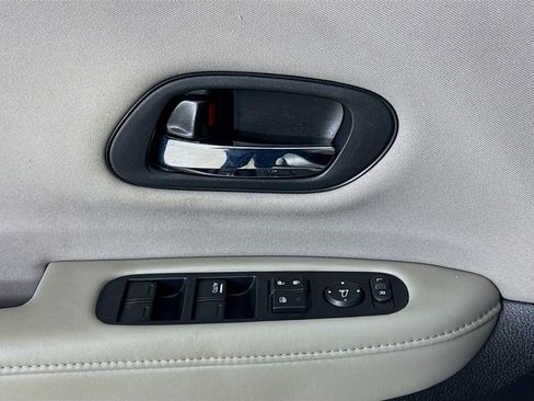 Used 2016 Honda HR-V LX image 21