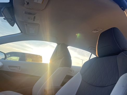 Used 2022 Toyota Corolla LE image 10