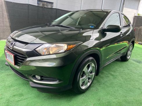 Used 2017 Honda HR-V EX image 10
