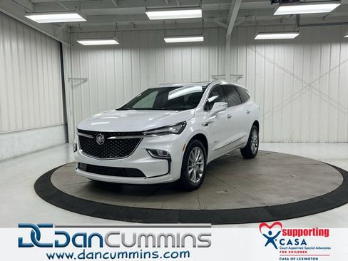 Used 2023 Buick Enclave Avenir image 1