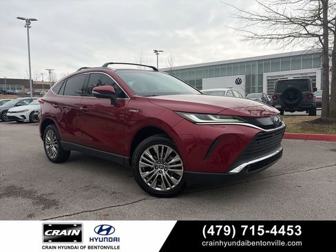 Used 2021 Toyota Venza Limited image 1