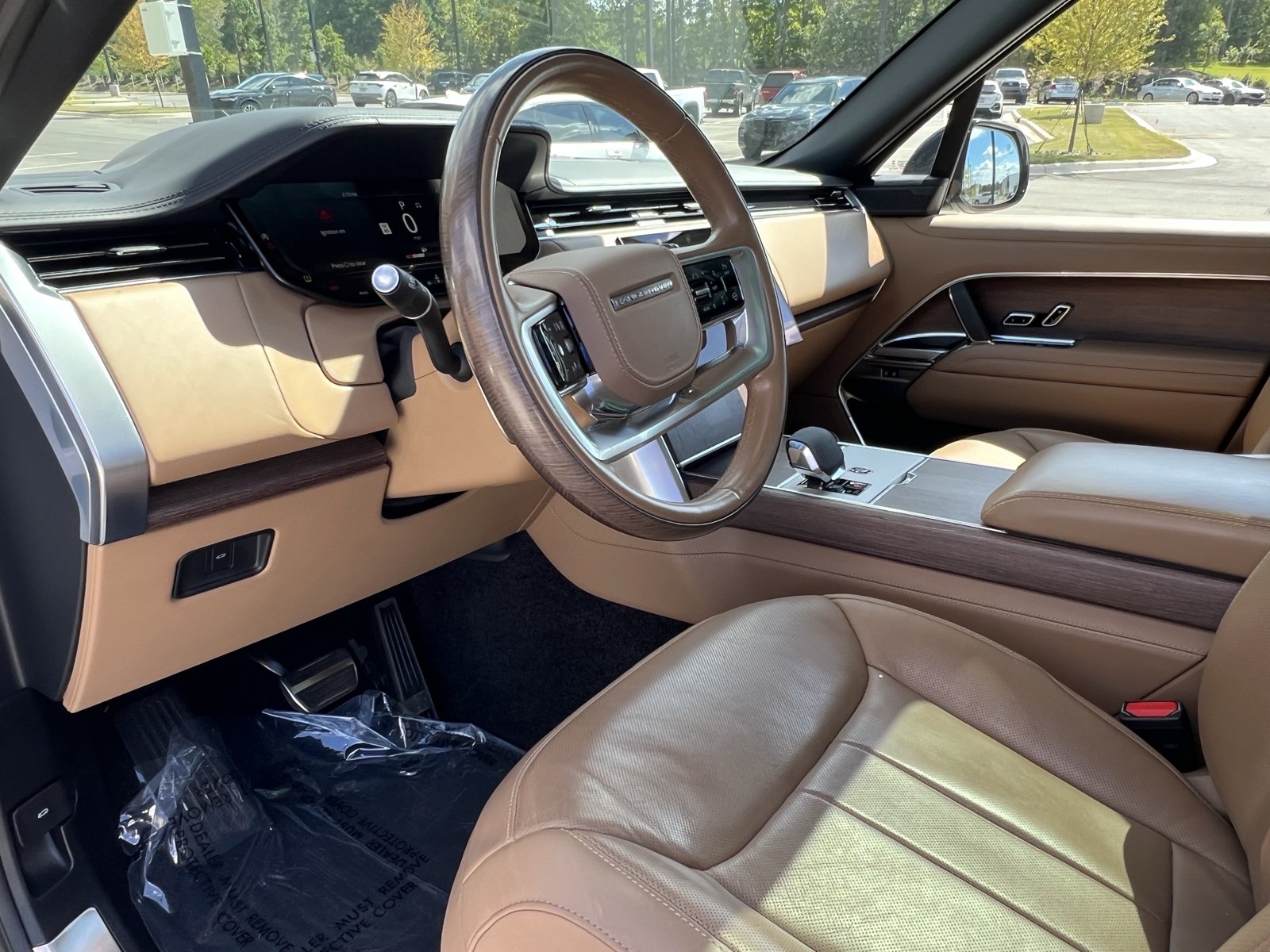 Used 2024 Land Rover Range Rover Autobiography AWD/4WD image 16