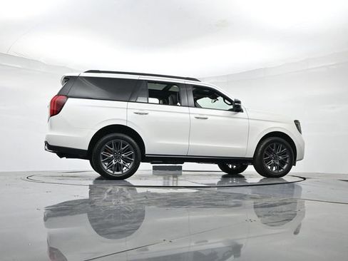 New 2025 Ford Expedition Platinum w/ Stealth Performance Package image 33
