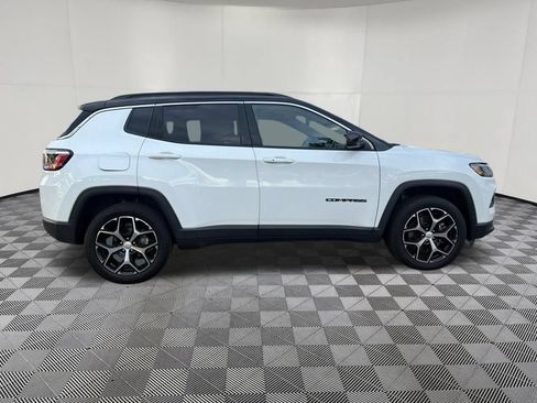 Used 2024 Jeep Compass Limited AWD/4WD image 10
