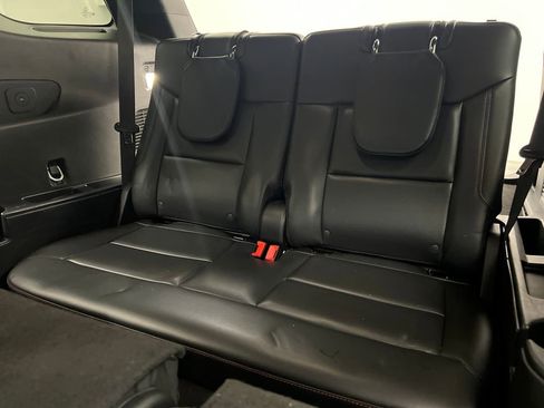 Used 2025 Ford Explorer ST-Line w/ ST-Line Street Pack image 34