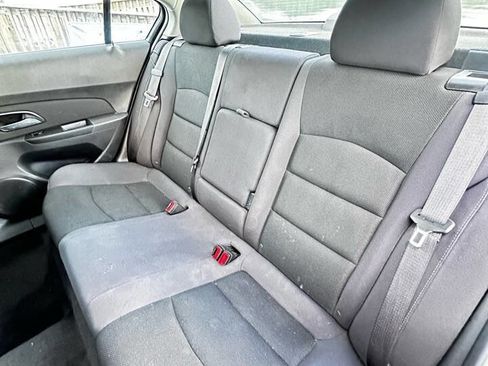Used 2014 Chevrolet Cruze LT image 18