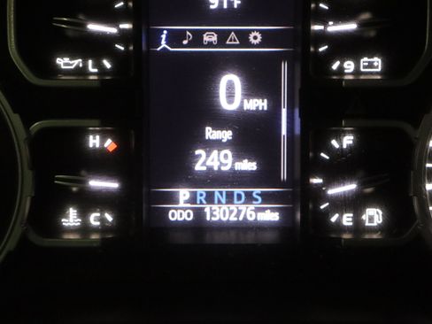 Used 2021 Toyota Tundra SR5 w/ SR5 Upgrade Package AWD/4WD image 40