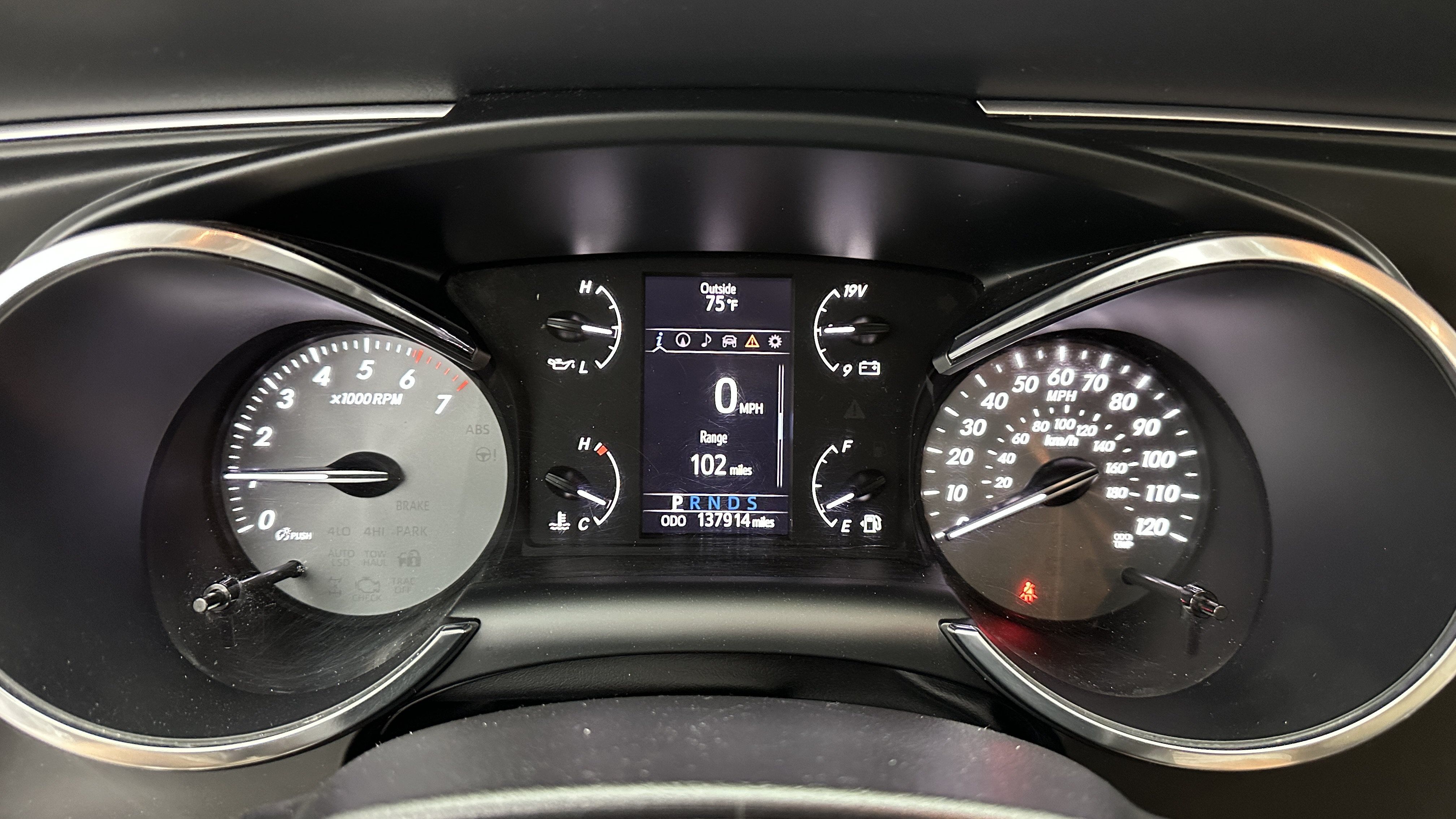 Used 2018 Toyota Sequoia Limited w/ Safety & Convenience Package RWD image 27