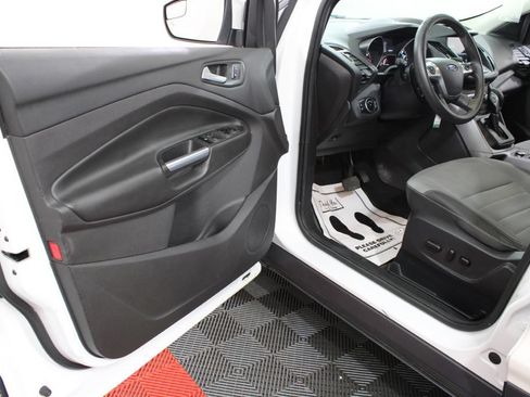 Used 2016 Ford Escape SE w/ Equipment Group 201A AWD/4WD image 14