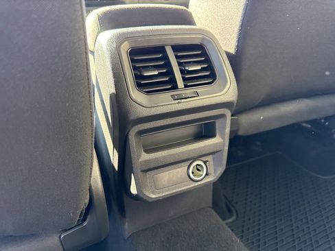 Used 2020 Volkswagen Tiguan S image 13