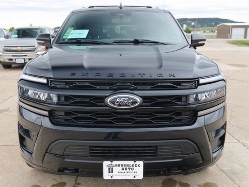 Used 2023 Ford Expedition Max Limited AWD/4WD image 6