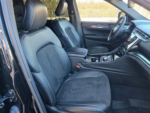 Used 2023 Jeep Grand Cherokee L Altitude image 28