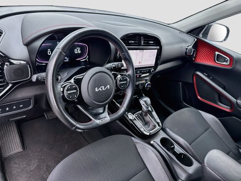 Used 2023 Kia Soul GT-Line FWD image 7