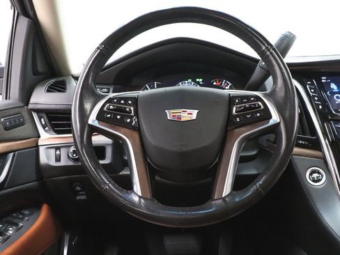 Used 2019 Cadillac Escalade ESV Premium Luxury image 32
