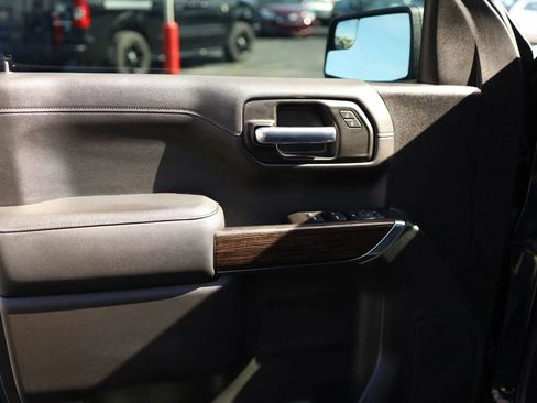 Used 2020 GMC Sierra 1500 Elevation image 9