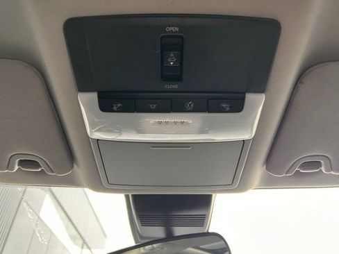 Used 2020 Nissan Altima 2.5 SR w/ Premium Package image 12