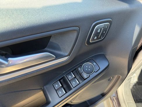 Used 2025 Ford Escape Platinum AWD/4WD image 21