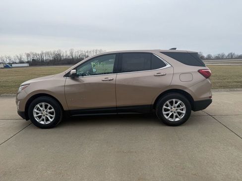 Used 2019 Chevrolet Equinox LT w/ Driver Convenience Package image 9