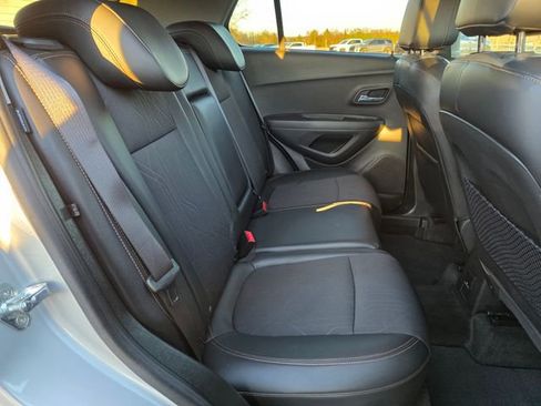 Used 2017 Chevrolet Trax LT w/ LT Convenience Package image 19