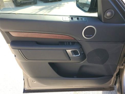 Used 2024 Land Rover Discovery Dynamic SE image 20